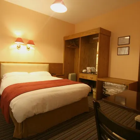 The Parkway Otel 3*